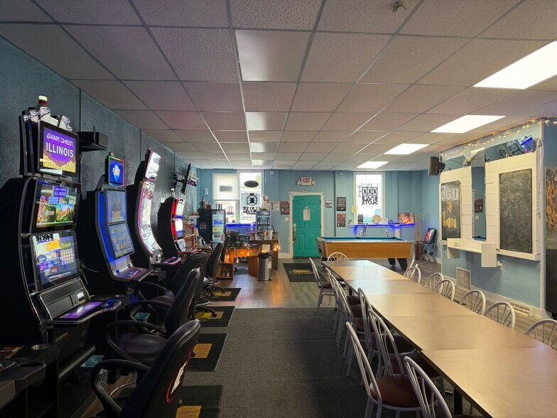 More Photos Of 130 Central Ave, Kincaid General Retail For Sale