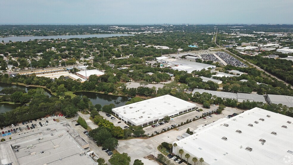 More Photos Of 8605 Largo Lakes Dr, Largo Warehouse For Lease