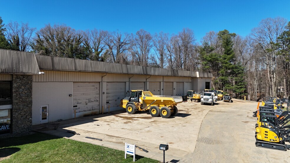 More Photos Of 101 Bruce Rd, Asheville Distribution For Lease