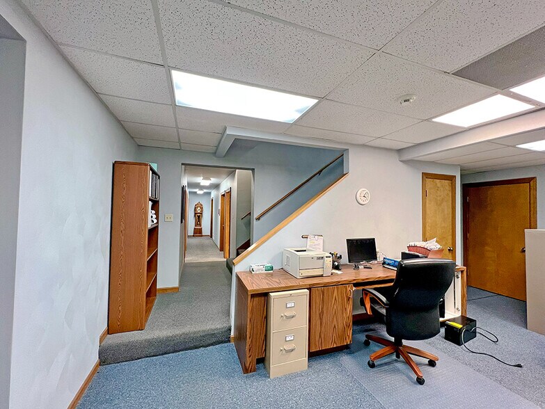 More Photos Of 2900 Frank Scott Pky W, Belleville Office For Sale