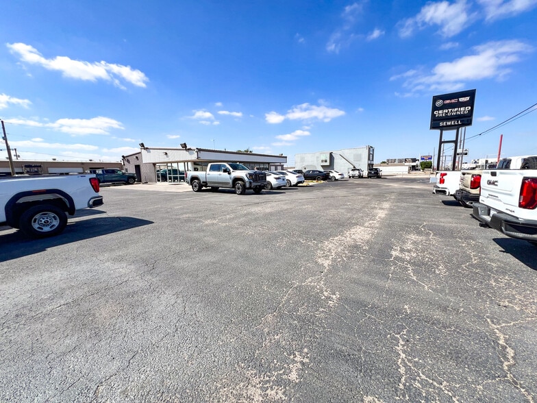 More Photos Of 3205 W Wall St, Midland Auto Dealership For Sale