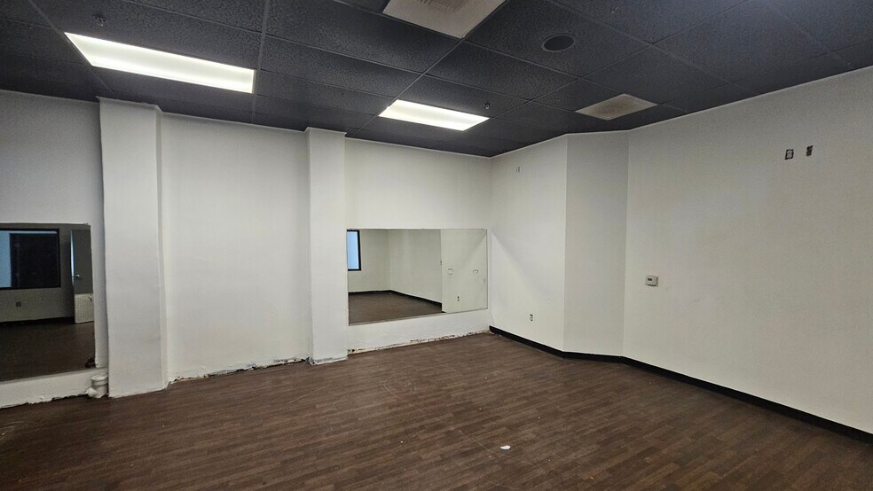 More Photos Of 847 E Main St, Santa Paula Storefront For Sale