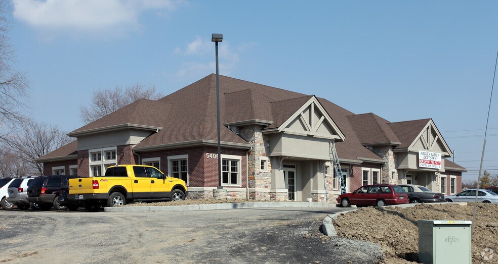 More Photos Of 5406 S Emerson Ave, Indianapolis Medical For Sale