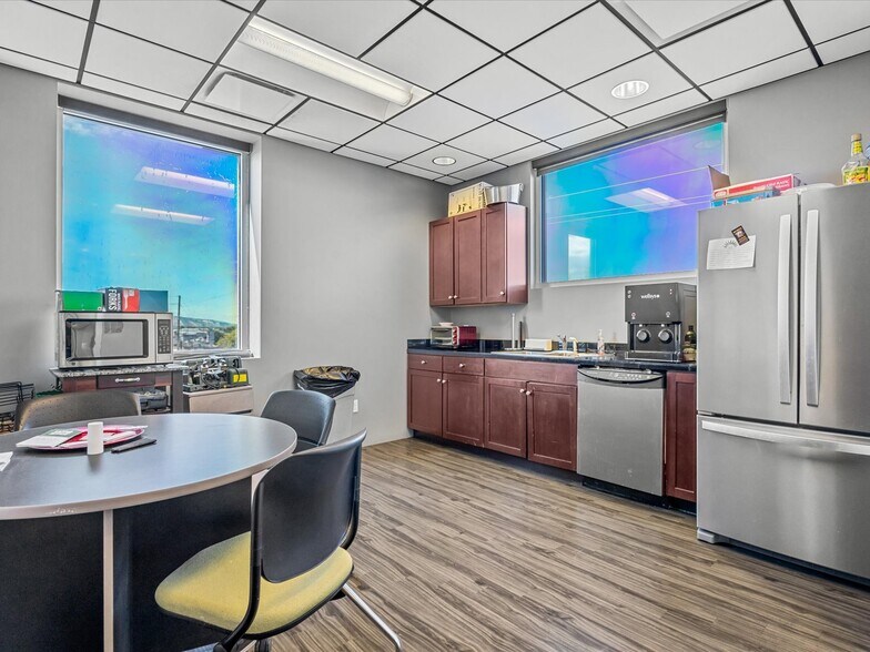 More Photos Of 700 Belford Ave, Grand Junction Loft Creative Space For Sale