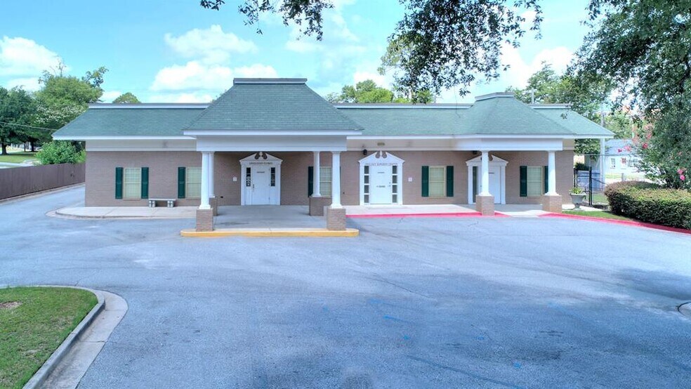 More Photos Of 803 N Jackson St, Albany Office For Lease