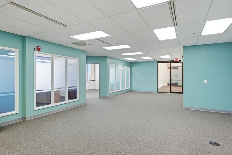 More Photos Of 8790 Governors Hill Dr, Cincinnati Office For Sale