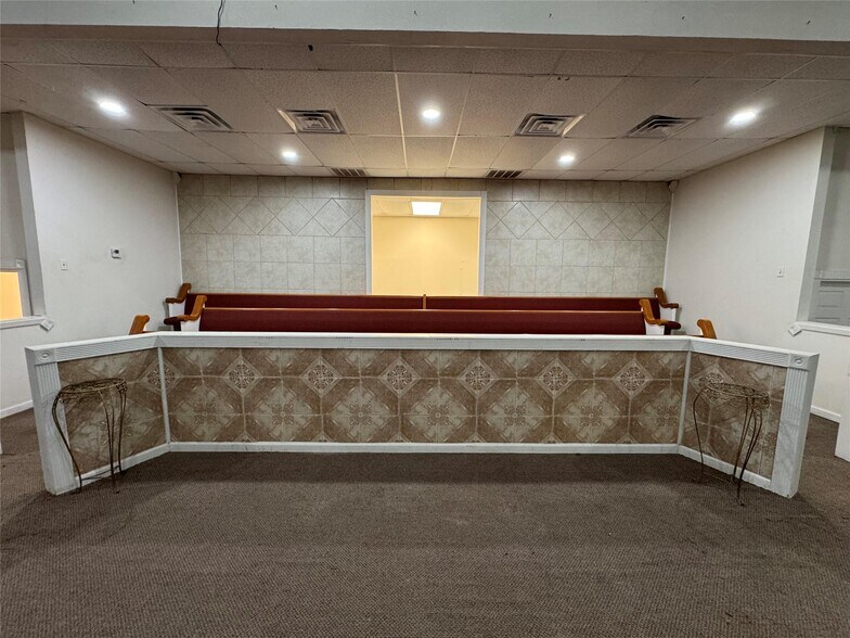 More Photos Of 1427 Russell Rd, Shreveport Office For Sale