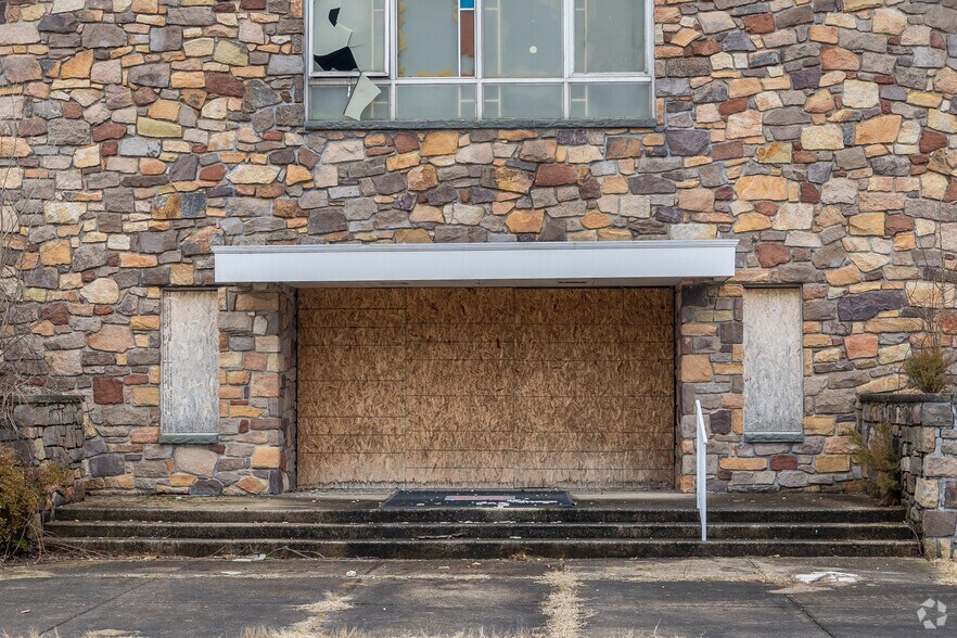 More Photos Of 1451 Furnace Ave, Glen Burnie Religious Facility For Sale