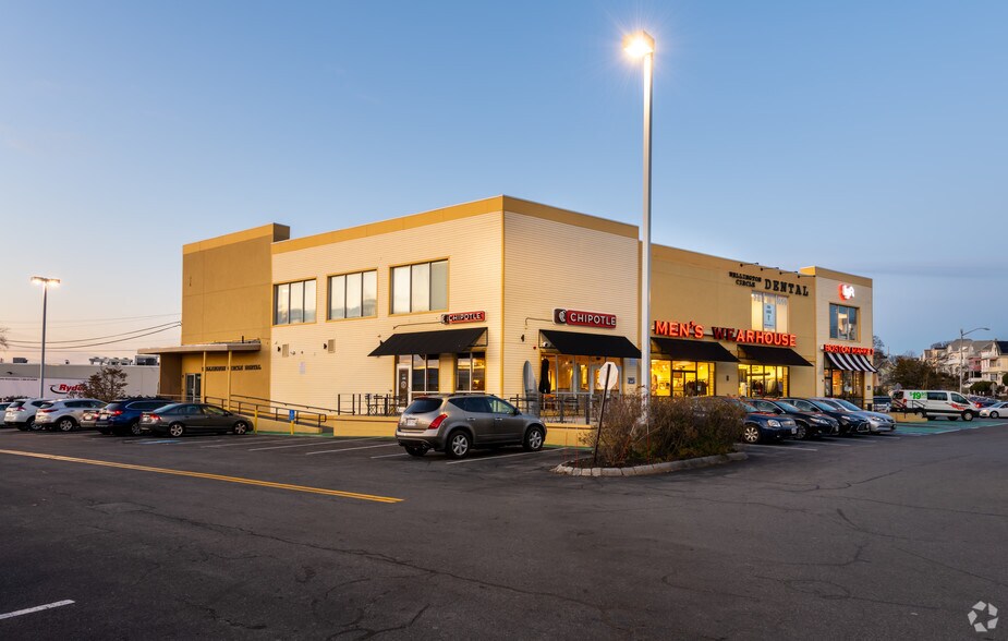 More Photos Of 616 Fellsway, Medford Unknown For Lease