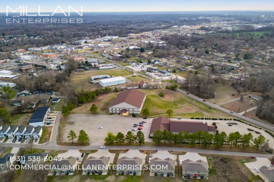 More Photos Of 303 Fairview Ln, Clarksville Medical For Lease