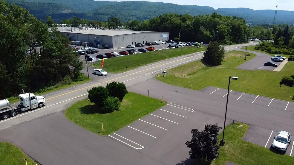 More Photos Of 550 Stewart Rd, Wilkes-Barre Manufacturing For Sale