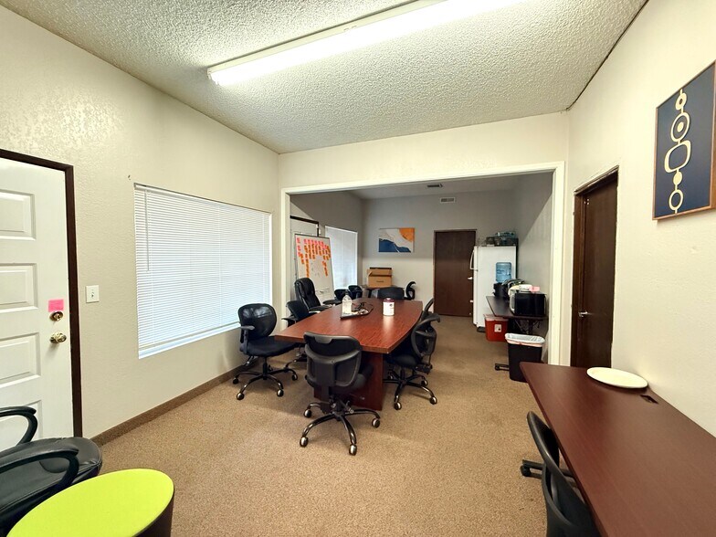 More Photos Of 8514 W Gage Blvd, Kennewick Storefront Retail Office For Sale