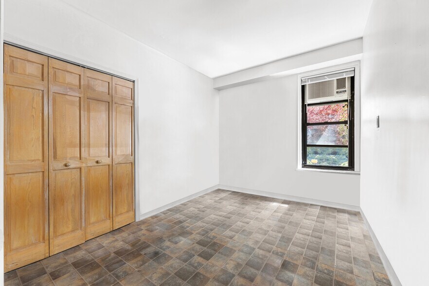 More Photos Of 20 Plaza St E, Brooklyn Apartments For Sale
