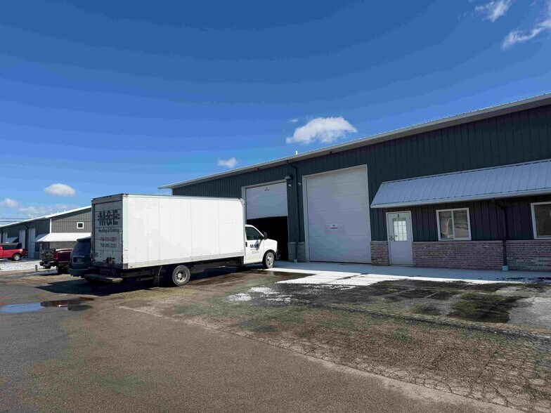 More Photos Of 1313 S Schoolhouse Rd, New Lenox Warehouse For Lease