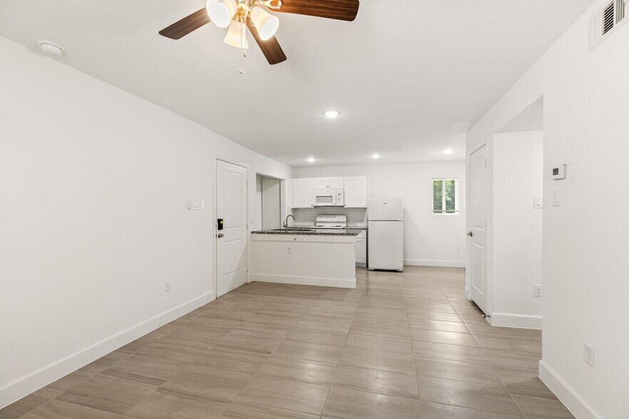 More Photos Of 4410 Bellfort St, Houston Apartments For Sale