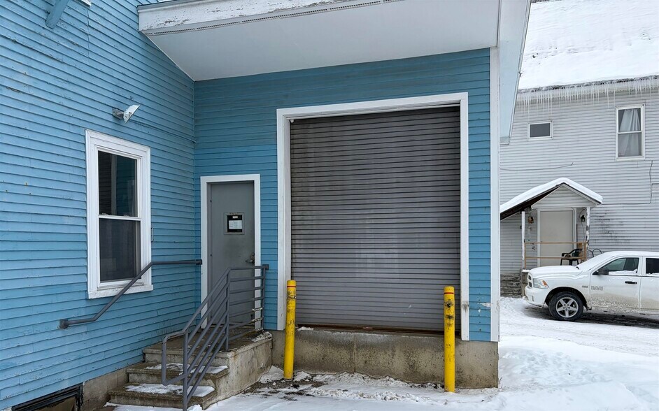 More Photos Of 79 Main St, Stratford Office For Sale