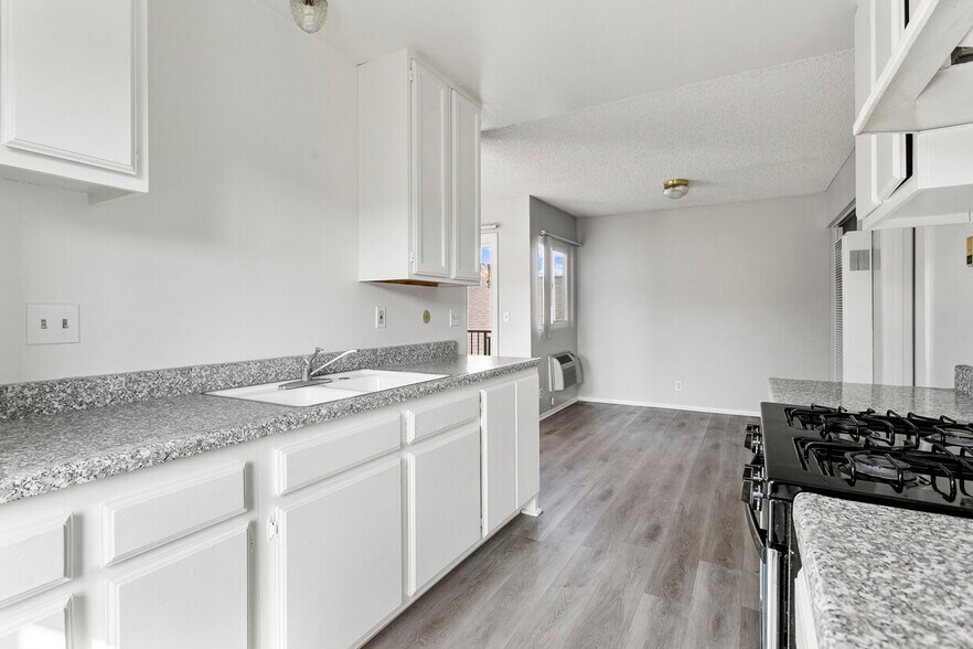 More Photos Of 1010 E Broadway, Anaheim Apartments For Sale