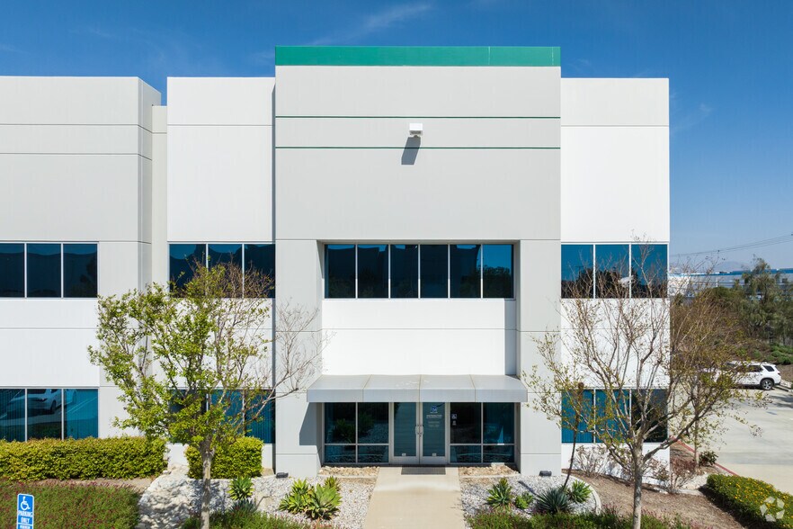 More Photos Of 18012 Slover Ave, Bloomington Distribution For Lease