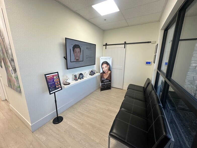 More Photos Of 5920 S Rainbow Blvd, Las Vegas Office For Sale