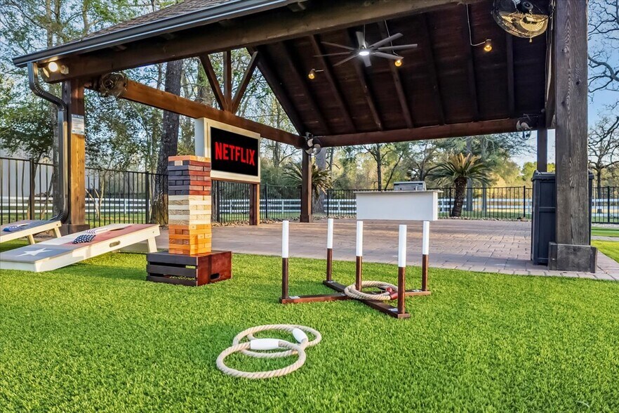 More Photos Of 8811 West Ln, Magnolia Office For Sale