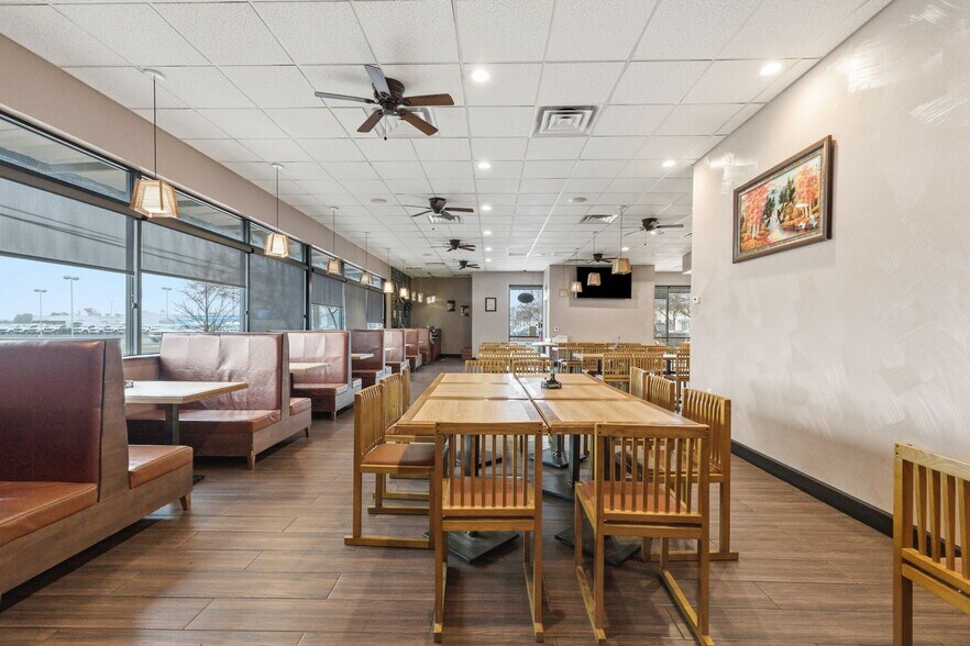 More Photos Of 1377 W El Monte Way, Dinuba Restaurant For Lease