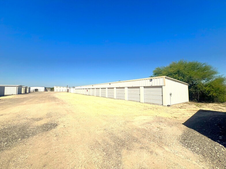More Photos Of 8109 Us Highway 77, Sinton Self Storage For Sale