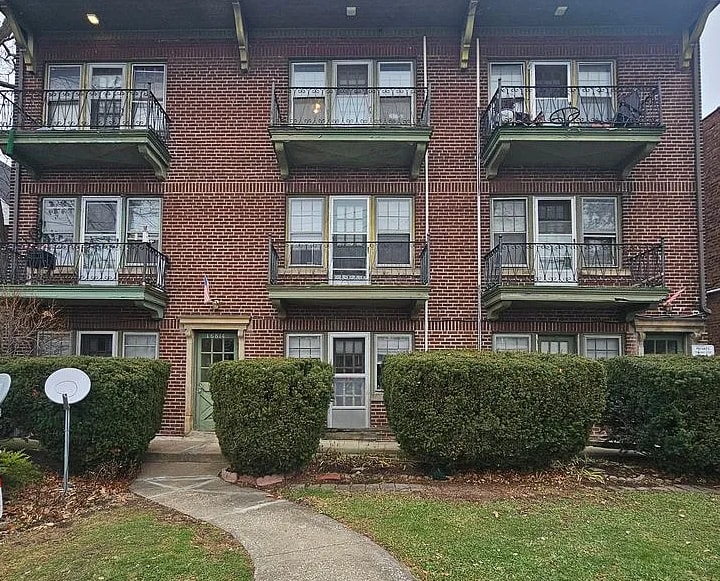 Primary Photo Of 16812 Madison Ave, Lakewood Apartments For Sale