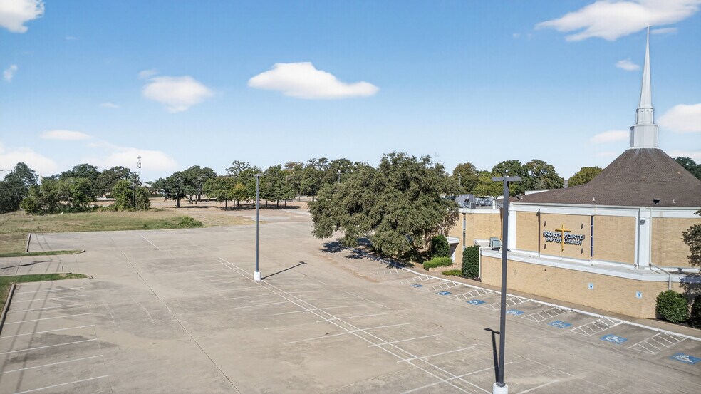 More Photos Of 147 Hurst Blvd, Hurst Religious Facility For Sale