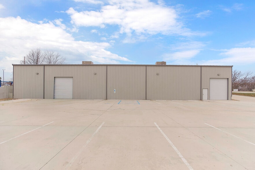 More Photos Of 6807 Sobbie Rd, Pleasant Valley Industrial For Sale