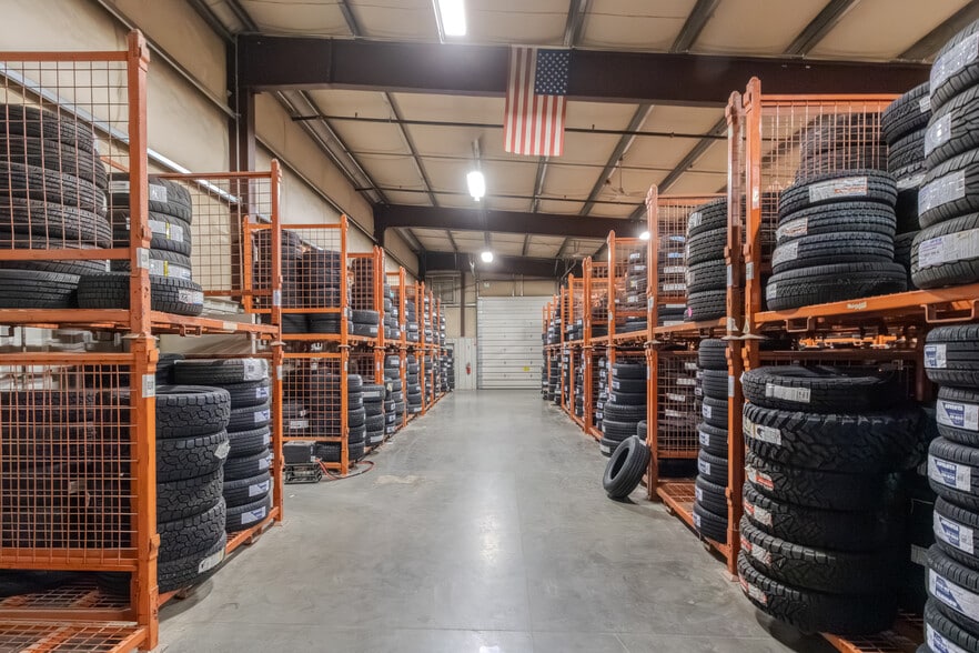 More Photos Of 2525 N Commercial Ave, Pasco Warehouse For Lease