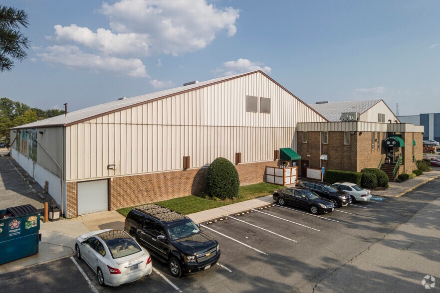 More Photos Of 6800 Commercial Dr, Springfield Warehouse For Sale