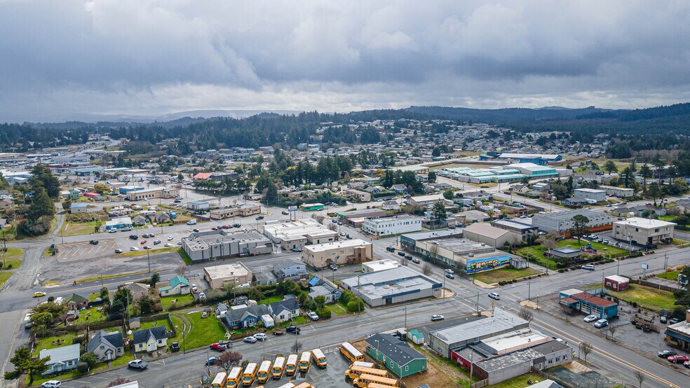 More Photos Of 562 Newmark St, Coos Bay Storefront For Sale