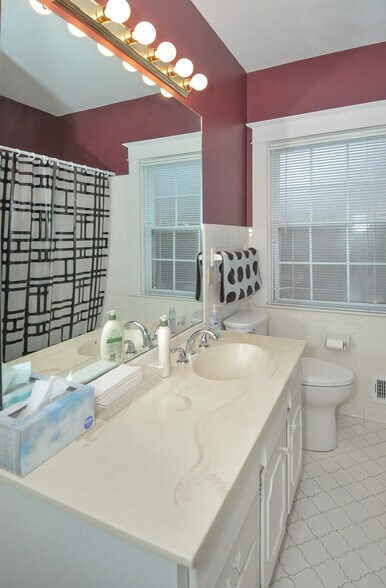 More Photos Of 5809 Bardstown Rd, Louisville Office Residential For Lease