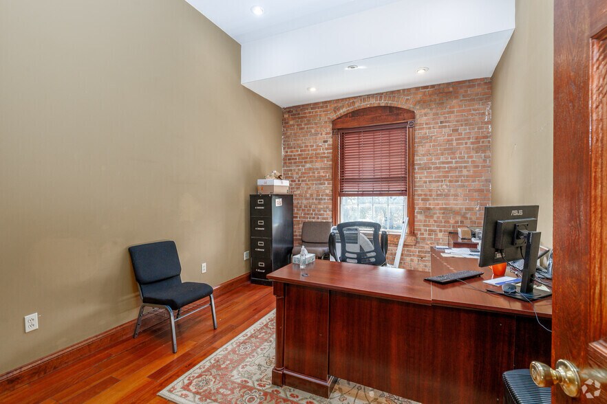 More Photos Of 3420 Maple Ave, Pulaski Warehouse For Sale