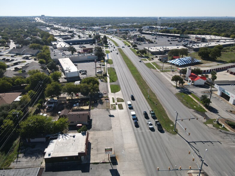 More Photos Of 7113 Bandera Rd, San Antonio Freestanding For Sale