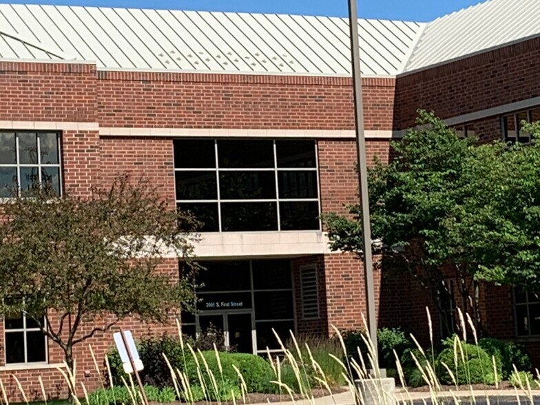 More Photos Of 2001 S First St, Champaign Office For Lease