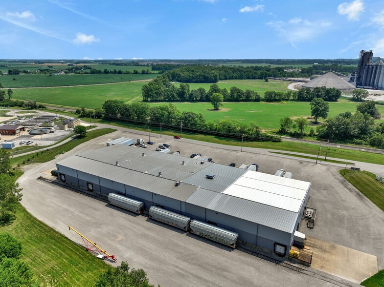 More Photos Of 400 Great Lakes Pky, Bellevue Warehouse For Sale