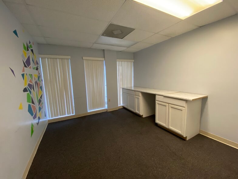 More Photos Of 1200 N Central Ave, Kissimmee Office For Lease
