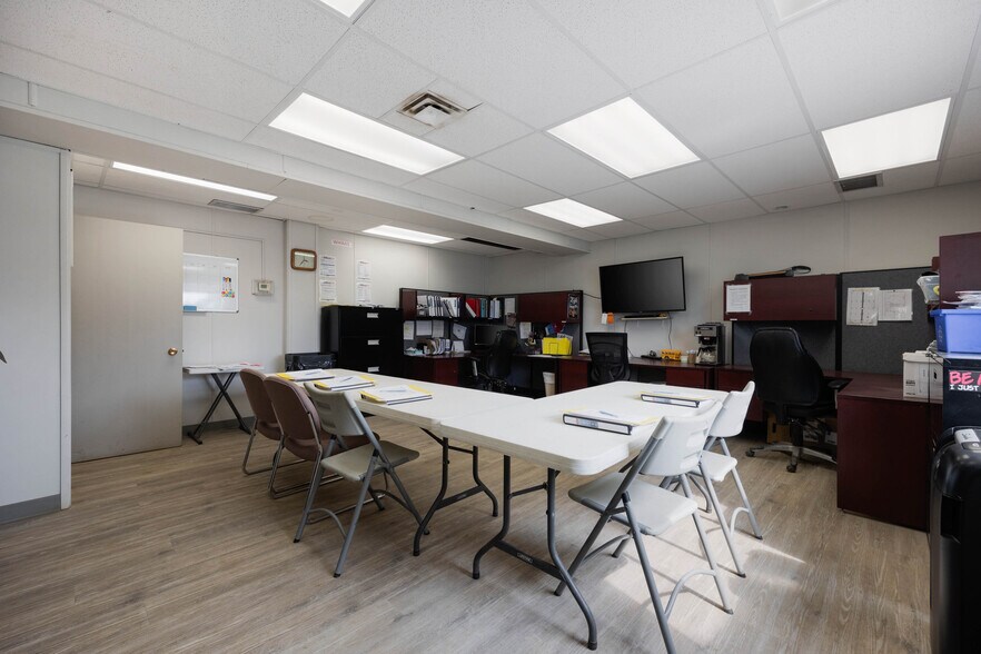 More Photos Of 8030 Golosky Av, Fort McMurray Truck Terminal For Lease