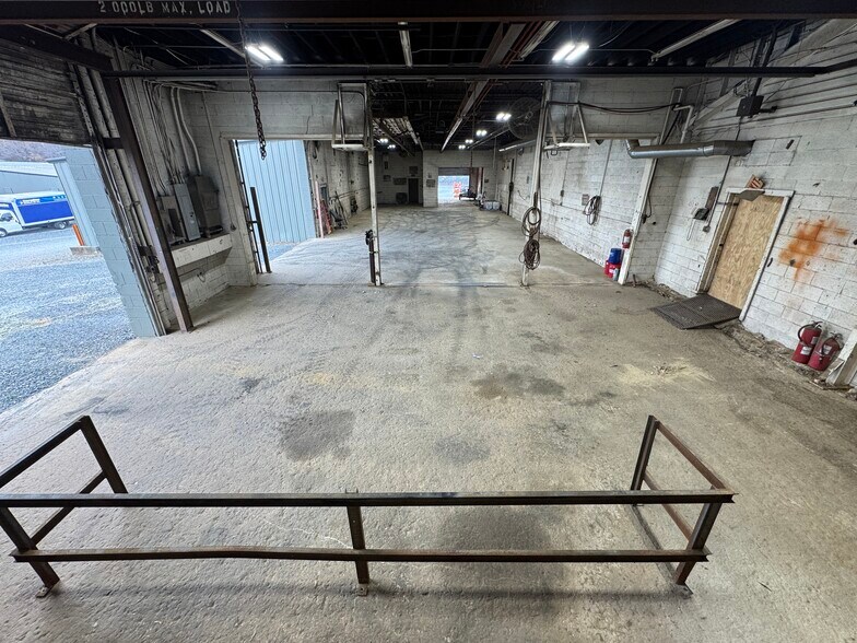 More Photos Of 1508 Highway 218 W, Indian Trail Manufacturing For Lease