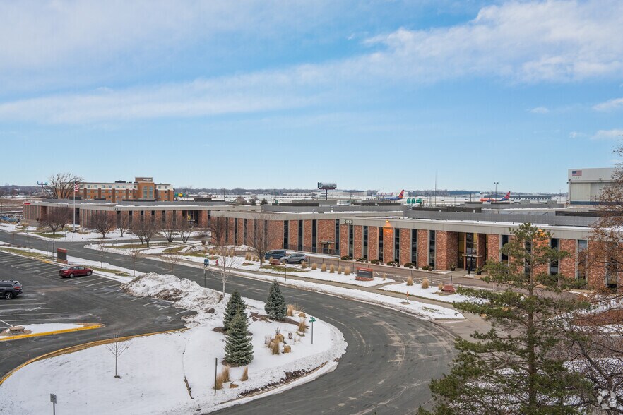 More Photos Of 7850 Metro Pky, Bloomington Office For Lease