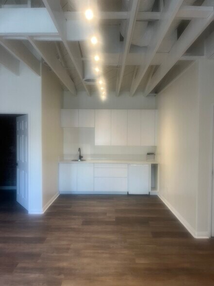 More Photos Of 4110 Cahuenga Blvd, Toluca Lake Office Residential For Lease