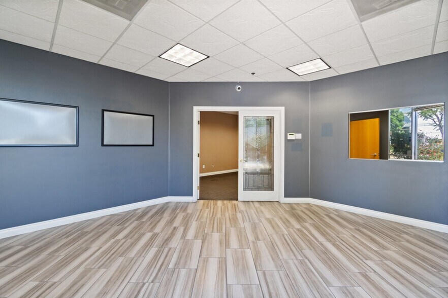 More Photos Of 1190 N Del Rio Pl, Ontario Warehouse For Sale