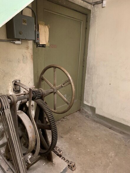 More Photos Of 2 S Broadway, Tarrytown Restaurant For Sale