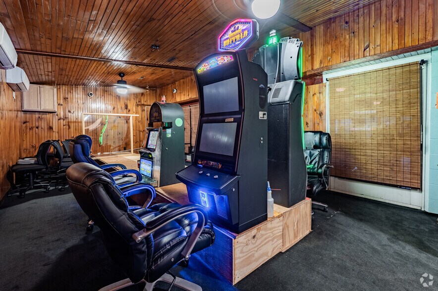 More Photos Of 30 12th St, Wellsburg Restaurant For Sale