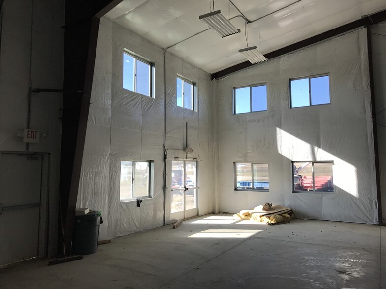 More Photos Of 6414 Wickum Rd, Williston Warehouse For Lease