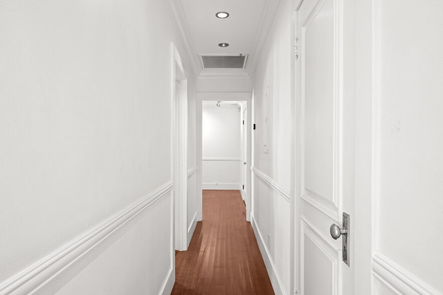 More Photos Of 803 S Sycamore Ave, Los Angeles Multifamily For Sale