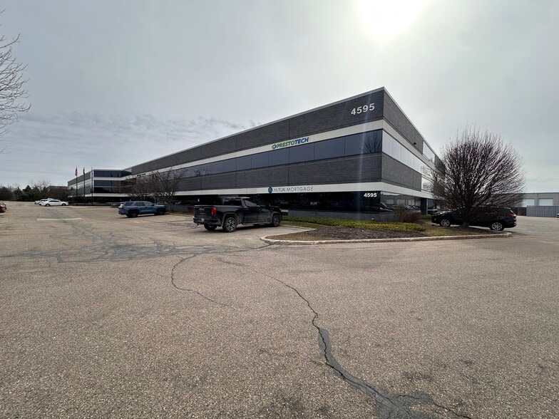 More Photos Of 4595 Broadmoor Ave SE, Grand Rapids Light Manufacturing For Lease