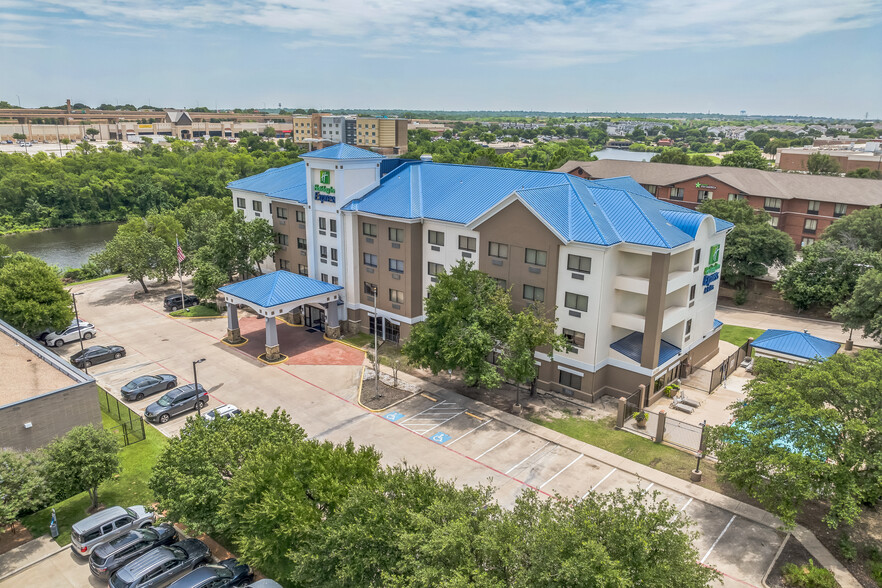 More Photos Of 4609 Citylake Blvd W, Fort Worth Hotel For Sale