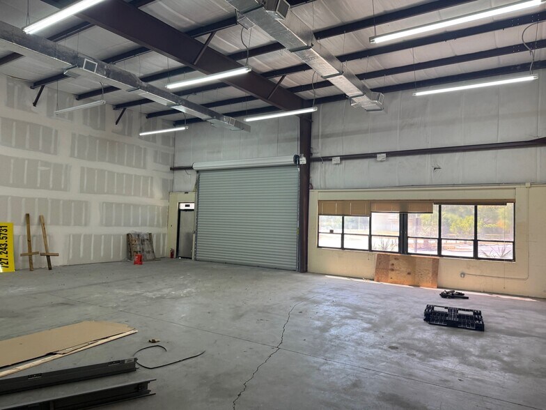 More Photos Of 1091 Progress Ct, Palm Harbor Warehouse For Lease